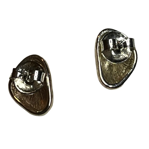 Mod Polished Chrome-Look Metal Kidney Bean Shaped Earrings - Picture 5 of 7